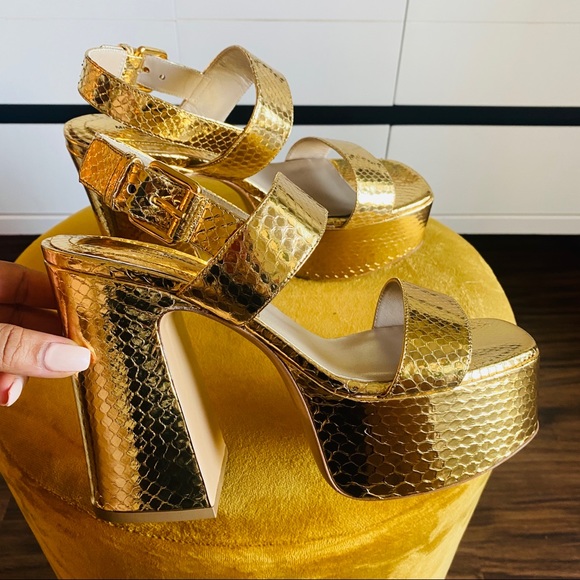✨✨✨ BRAND NEW✨✨✨ Michael KORS Collection Gold Python Platform Snakeskin Sandals - Picture 9 of 12
